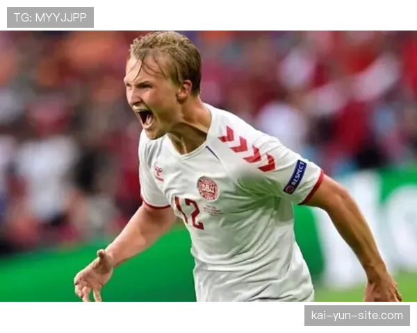 捷克前锋希克点射破门，成为首位在五大联赛打入百球的捷克球员